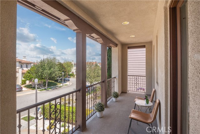 Detail Gallery Image 34 of 40 For 8005 Bell Crest Dr, Los Angeles,  CA 90045 - 6 Beds | 4 Baths