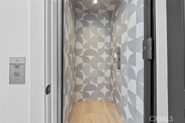 Detail Gallery Image 44 of 75 For 676 18th St, Manhattan Beach,  CA 90266 - 6 Beds | 6/2 Baths