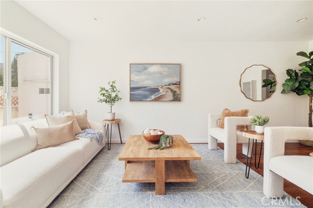 Detail Gallery Image 2 of 26 For 1918 11th St #D,  Santa Monica,  CA 90404 - 2 Beds | 2 Baths