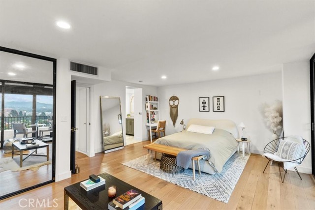 Detail Gallery Image 14 of 25 For 10501 Wilshire #2212,  Los Angeles,  CA 90024 - 2 Beds | 3 Baths