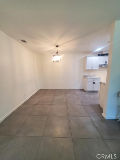 2431 12th Street, Riverside CA: https://media.crmls.org/medias/f687fed5-d5cd-4f82-897b-c1469625dbbc.jpg
