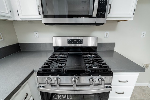 Detail Gallery Image 10 of 34 For 4680 Birchleaf, Hemet,  CA 92545 - 4 Beds | 2 Baths