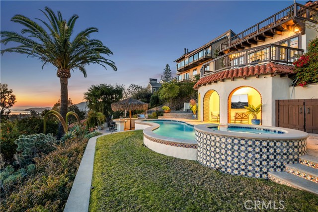 802 Rembrandt Drive, Laguna Beach CA: https://media.crmls.org/medias/f68917cd-bfb3-419e-8b30-eac15ea5130a.jpg
