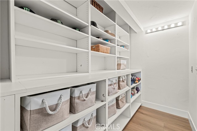 16606 Shinedale Drive, Canyon Country CA: https://media.crmls.org/medias/f689390d-d6ee-493a-8fce-fca80da8f072.jpg