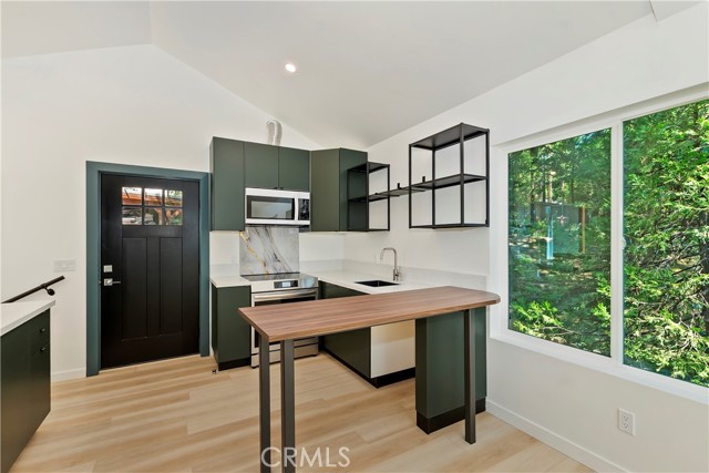 Detail Gallery Image 15 of 46 For 441 Oriole Dr #3,  Twin Peaks,  CA 92391 - 3 Beds | 1/1 Baths