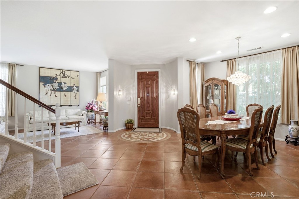 https://media.crmls.org/medias/f689adac-2e58-4ed5-8ffd-8a40eb2337de.jpg?preset=X-Large