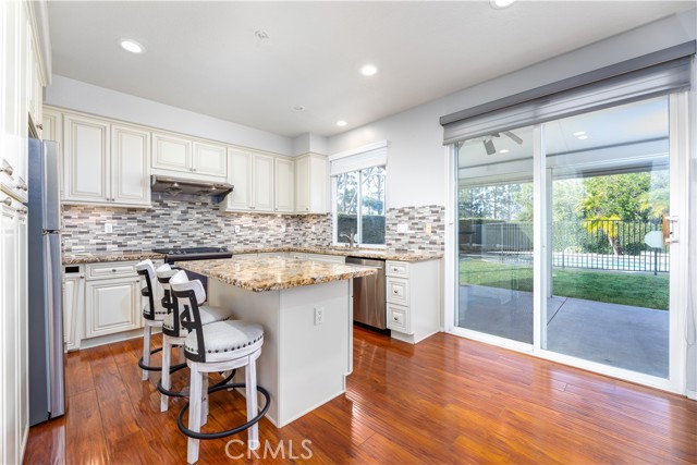 Detail Gallery Image 8 of 27 For 24 Silveroak, Irvine,  CA 92620 - 5 Beds | 3 Baths
