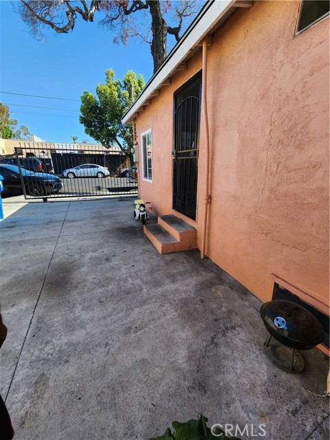 4600 S Central Avenue, Los Angeles, California 90011, ,Residential Income,For Sale,4600 S Central Avenue,CRDW23156604