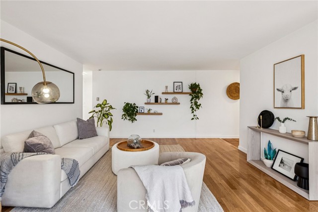 Detail Gallery Image 3 of 21 For 947 16th St #5,  Santa Monica,  CA 90403 - 2 Beds | 2 Baths