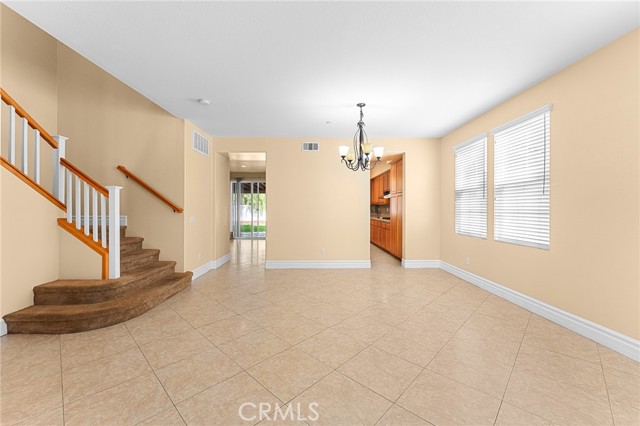 Detail Gallery Image 4 of 38 For 1134 Glenwood Ct, San Bernardino,  CA 92407 - 5 Beds | 3 Baths