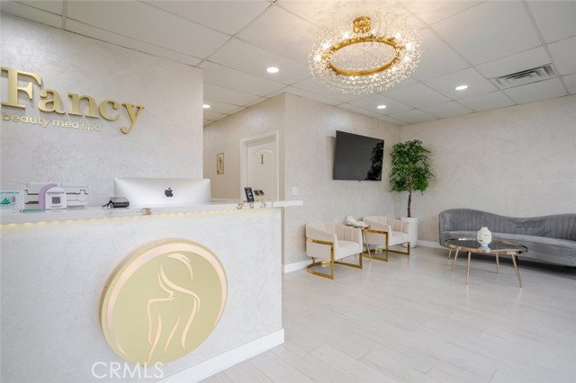  Commercial for Sale in Encino, California