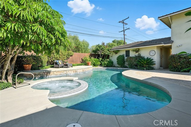 1210 Los Altos Avenue, Long Beach CA: https://media.crmls.org/medias/f68c70ea-9abc-4057-a8fb-a441c9ca8ec9.jpg