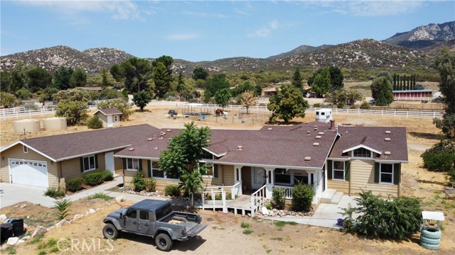 Detail Gallery Image 2 of 41 For 40158 N Preakness, Aguanga,  CA 92536 - 4 Beds | 2 Baths