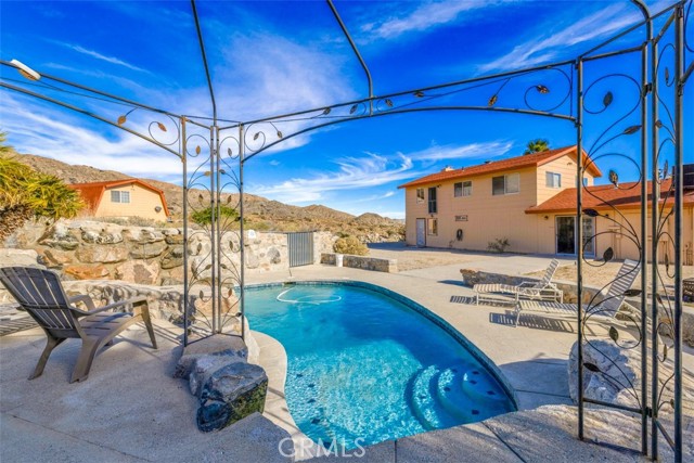 Detail Gallery Image 5 of 52 For 50720 Panorama, Morongo Valley,  CA 92256 - 3 Beds | 3 Baths