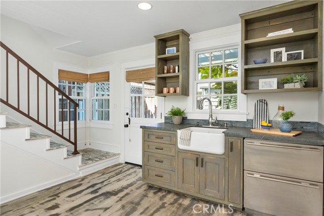 44 59th Place, Long Beach CA: https://media.crmls.org/medias/f68da016-dc48-4ef1-8f3a-6dffa2ca550d.jpg