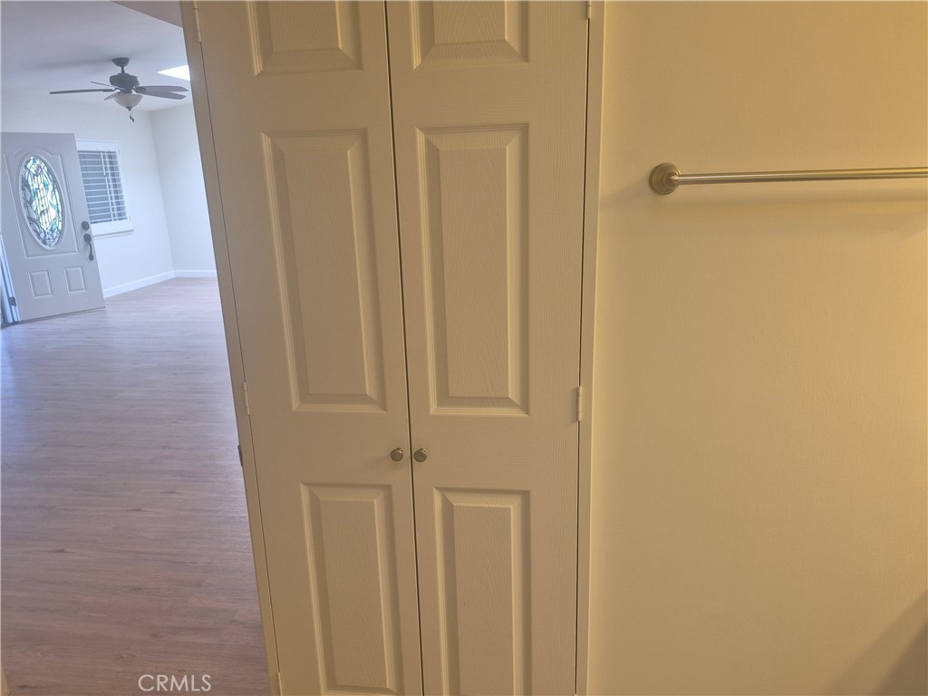https://media.crmls.org/medias/f68da4a6-b6c6-4556-875f-817b529ac02e.jpg?preset=X-Large