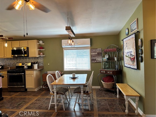 4060 Indian Peak Road, Mariposa CA: https://media.crmls.org/medias/f68dea16-b374-4a1b-8552-ce9c2a4d3695.jpg