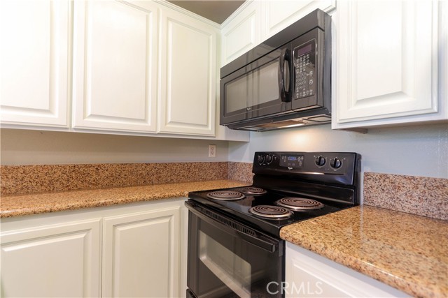 Detail Gallery Image 20 of 38 For 7890 E. Spring St 18d,  Long Beach,  CA 90815 - 2 Beds | 1 Baths