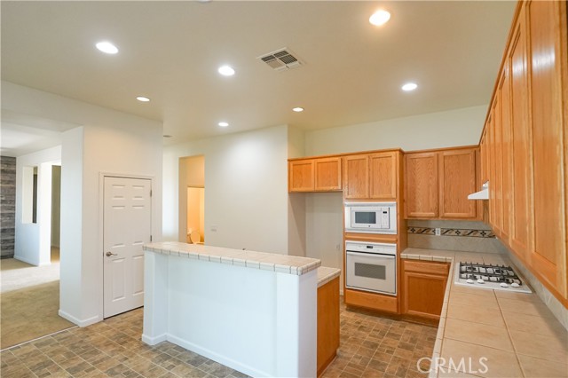 Detail Gallery Image 5 of 36 For 14125 Spyglass, Chowchilla,  CA 93610 - 4 Beds | 2/1 Baths