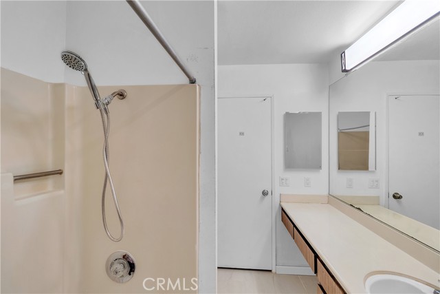 Detail Gallery Image 9 of 23 For 700 W 3rd St #A104,  Santa Ana,  CA 92701 - 1 Beds | 1 Baths
