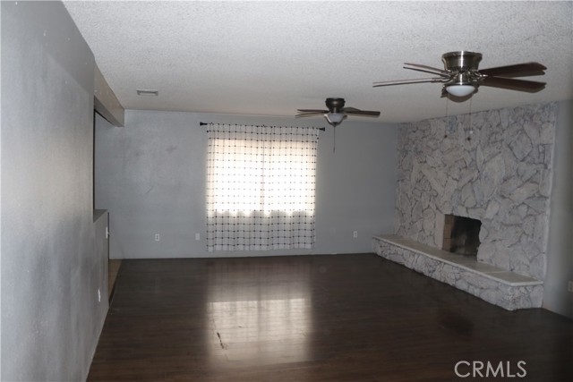 Detail Gallery Image 4 of 16 For 7864 Newhall Ave, Hesperia,  CA 92345 - 3 Beds | 2 Baths