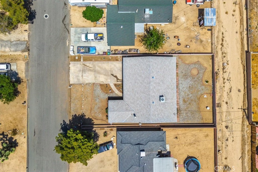 https://media.crmls.org/medias/f690c475-9f86-46fd-8eb6-28396e724928.jpg?preset=X-Large