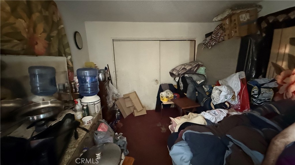 https://media.crmls.org/medias/f69148c7-422f-4da1-9c37-b74c5f4cc412.jpg?preset=X-Large