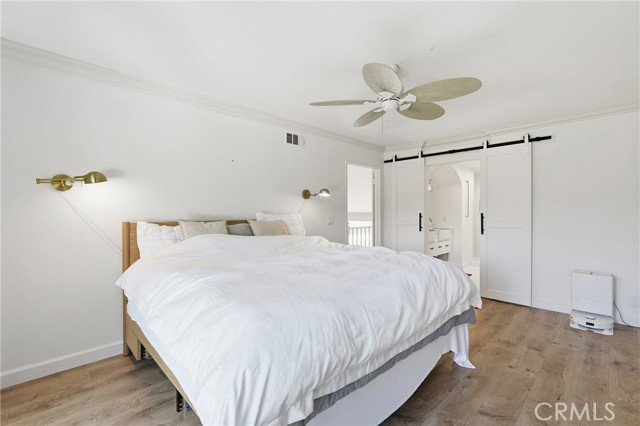 Image 17 of 32 For 22443 Robin Oaks