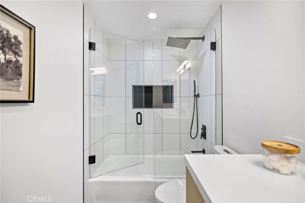 MLS #OC25221146 image #15