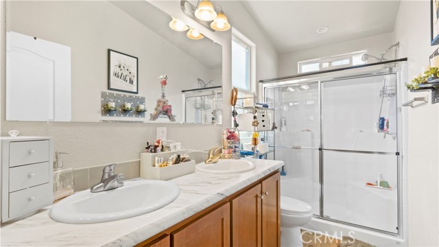 300 Ellis Street, Lake Elsinore CA: https://media.crmls.org/medias/f692e3c1-0f79-43cd-931a-8a120d9319a0.jpg