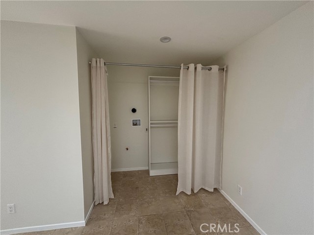 21327 De La Osa, Woodland Hills CA: https://media.crmls.org/medias/f693776e-7581-4fd8-bd86-eb23a16afb90.jpg