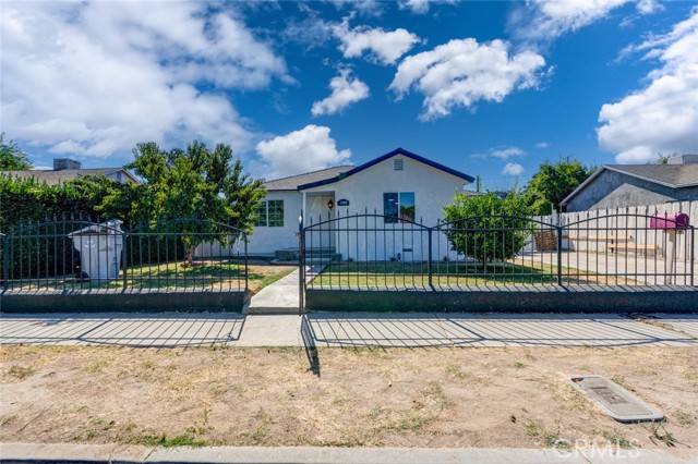 1500 Marguerite Street, Atwater CA: https://media.crmls.org/medias/f693ec01-1572-4223-bba6-42f4ea26ccee.jpg