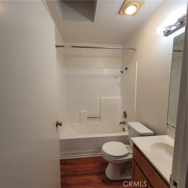 Detail Gallery Image 11 of 13 For 11041 La Maida St #8,  North Hollywood,  CA 91601 - 2 Beds | 2 Baths