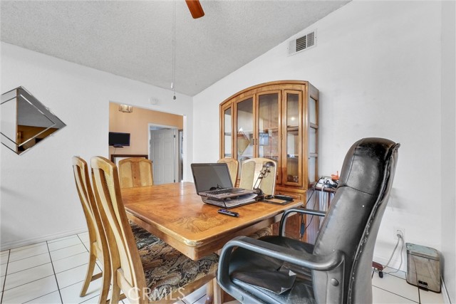 6765 Jadeite Avenue, Rancho Cucamonga CA: https://media.crmls.org/medias/f693f96e-7cdd-4b63-b56a-70acfcb485ed.jpg