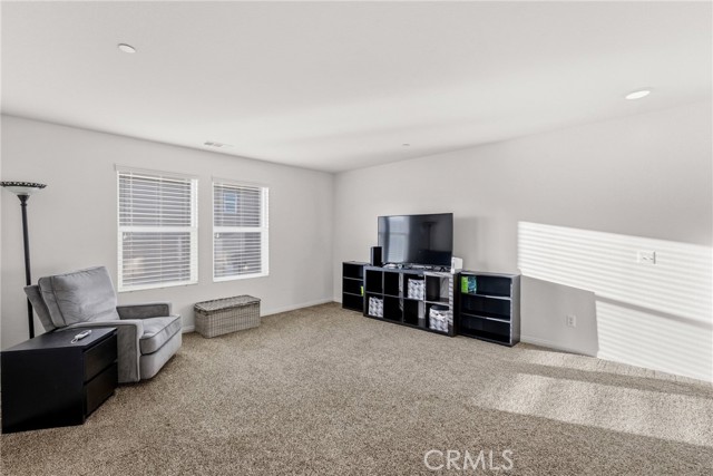 Detail Gallery Image 18 of 42 For 4013 Elderberry, Lake Elsinore,  CA 92530 - 5 Beds | 3 Baths