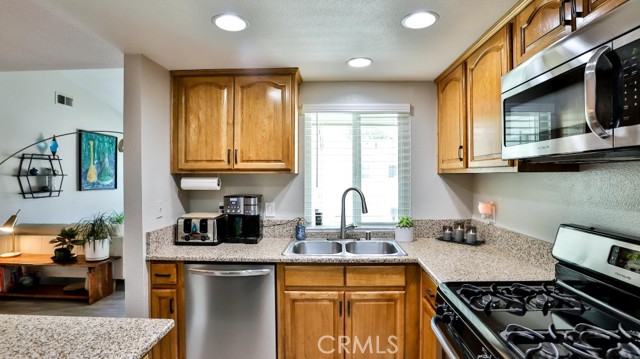 Detail Gallery Image 32 of 66 For 23413 Cambridge Rd #193,  Yorba Linda,  CA 92887 - 2 Beds | 2 Baths