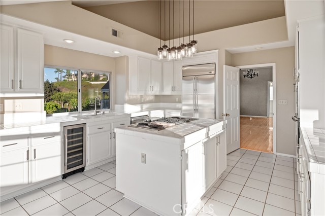 6 Saros, Irvine CA: https://media.crmls.org/medias/f69512c1-4aa0-4aad-8131-f2885dd59d4b.jpg