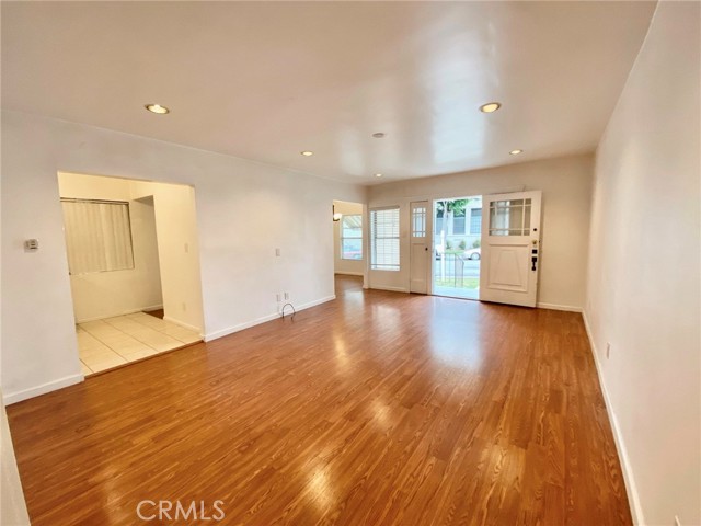 1202 East Acacia Avenue photo 3