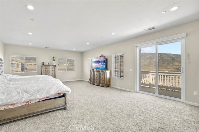 5491 N Pinnacle Lane, San Bernardino CA: https://media.crmls.org/medias/f695db10-ff89-4d70-a2ae-99185772e125.jpg