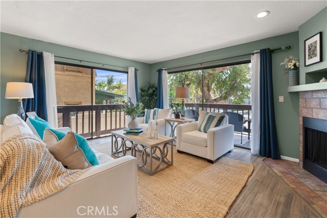 1425 E 2nd Street, Long Beach CA: https://media.crmls.org/medias/f696479b-e740-4d13-b112-2f64265cd22e.jpg