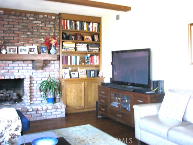 Detail Gallery Image 11 of 72 For 10451 Ormond St, Shadow Hills,  CA 91040 - 3 Beds | 2/1 Baths