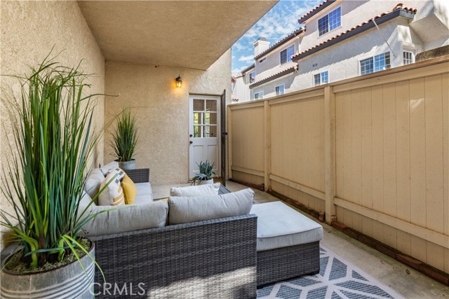 Detail Gallery Image 25 of 28 For 2008 Mathews Ave #C,  Redondo Beach,  CA 90278 - 3 Beds | 2/1 Baths