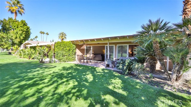 49171 Washington Street, La Quinta CA: https://media.crmls.org/medias/f69736cc-1951-4ce8-a142-30d44f2609e0.jpg
