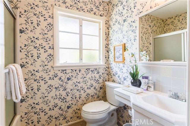 Central Bathroom with Tub Shower