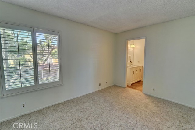 17077 Los Modelos Street, Fountain Valley CA: https://media.crmls.org/medias/f697d901-00e2-45bc-bf9f-a4938535bd35.jpg