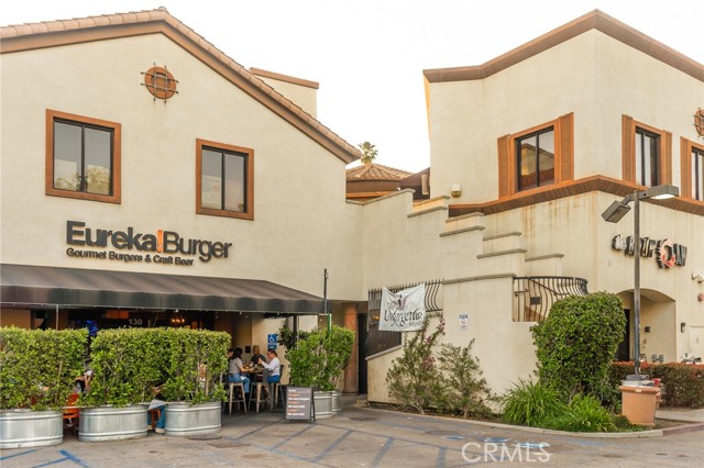 605 Ruiz Street, Redlands CA: https://media.crmls.org/medias/f697f7c5-1cb1-4231-b52f-a49ae5aa7e42.jpg