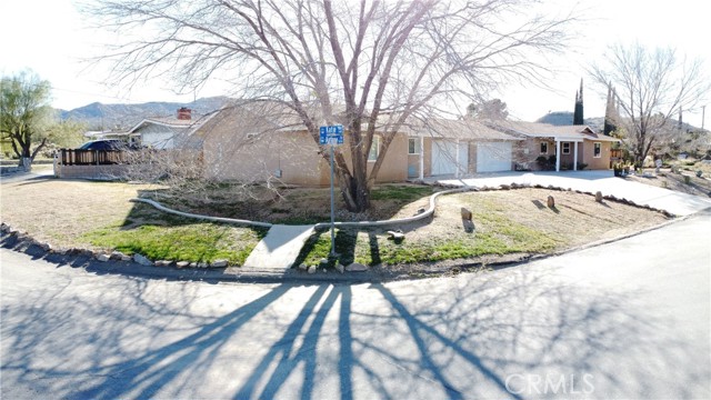 Detail Gallery Image 2 of 25 For 55215 Airlane a,  Yucca Valley,  CA 92284 - 2 Beds | 2 Baths