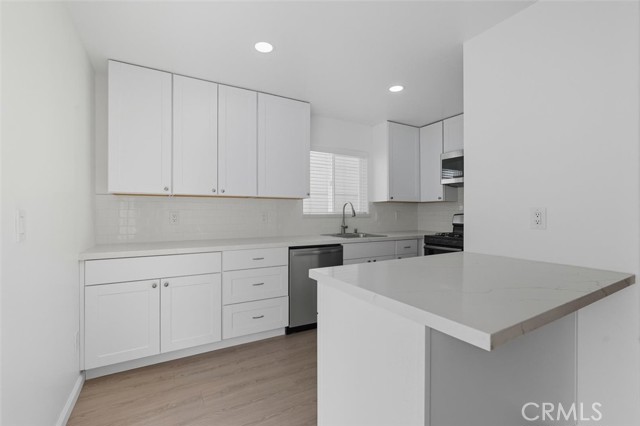 229 16th Place, Manhattan Beach CA: https://media.crmls.org/medias/f699223e-7811-484a-9276-80a3cb326c92.jpg
