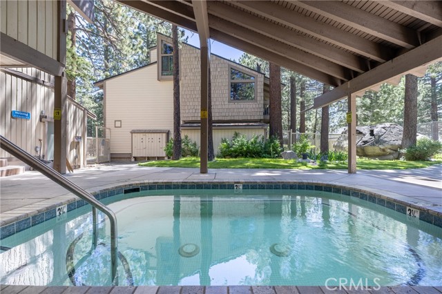 2113 Meridian Boulevard, Mammoth Lakes CA: https://media.crmls.org/medias/f6994448-eb4c-486a-a0c5-72d2f12339b5.jpg