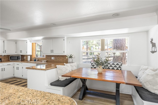 188 S Finch Drive, Big Bear Lake CA: https://media.crmls.org/medias/f69997ad-5c5a-4b2a-9098-06e63b2683c8.jpg